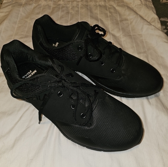 FILA Memory Layers Slip-Resistant Men's Sneakers SZ 11.5 NEW - Picture 2 of 5